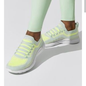 APL Techloom Breeze size 10